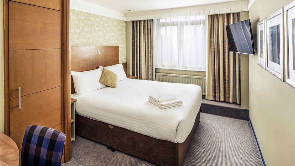 Mercure Maidstone Hotel Room