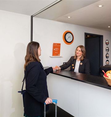 Adagio Access La Defense Place Charras