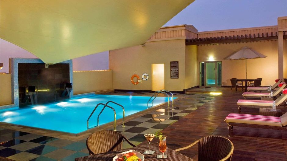Mercure Gold Hotel Al Mina Road Pool