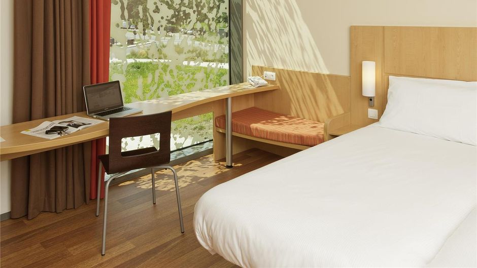 Ibis Heverlee Room