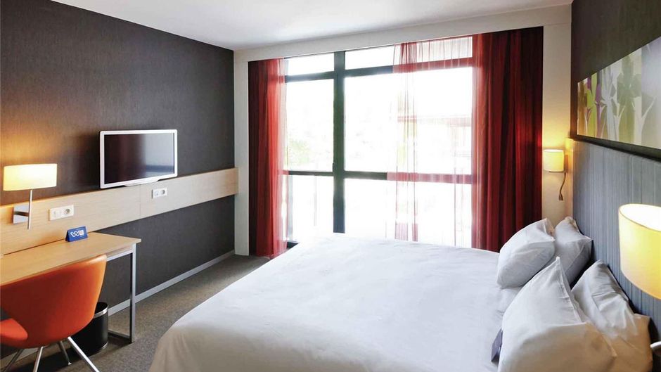 Mercure Valenciennes Room