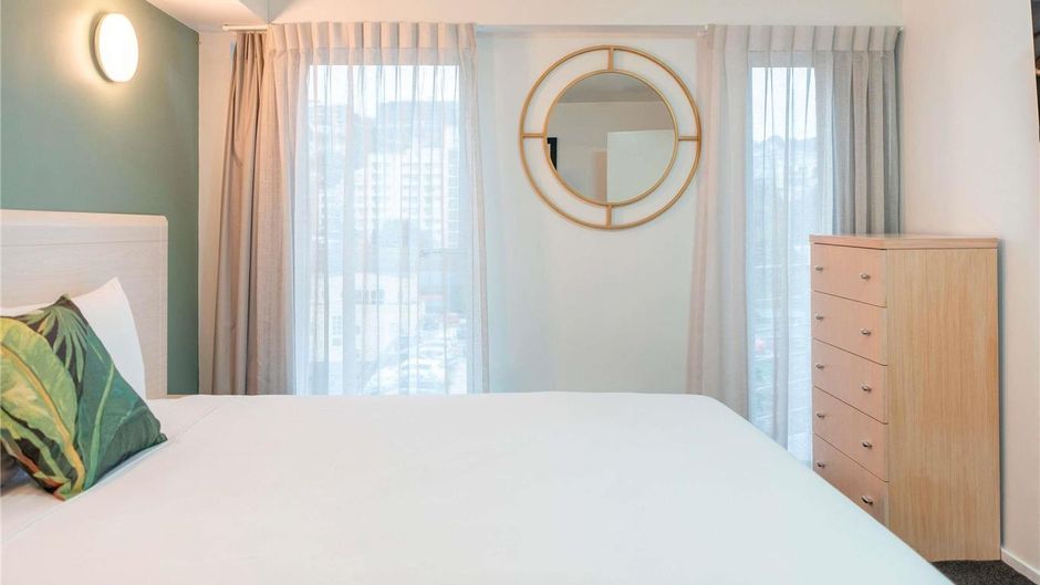 Mantra Central Wellington Room
