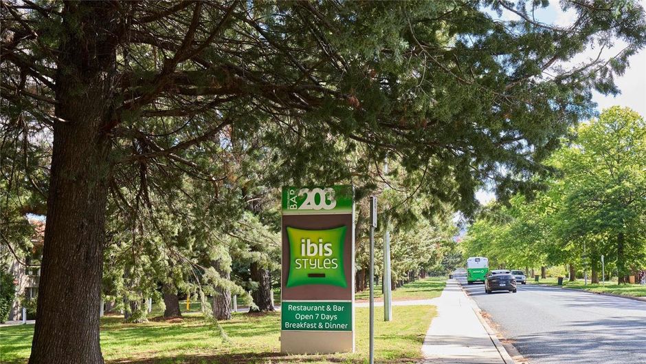 Ibis Styles Canberra Exterior