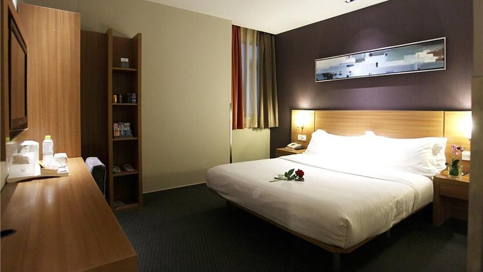 Ibis Yangzhou Wen Chang Attic Room