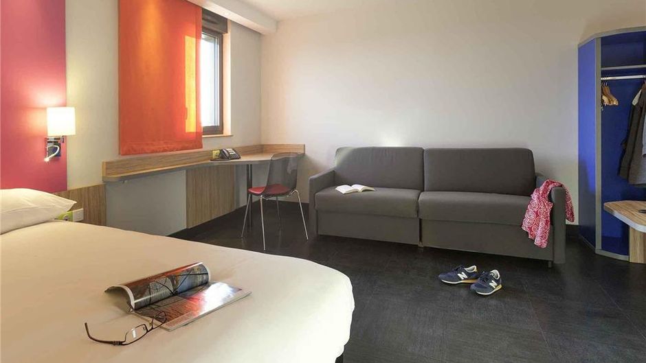 Ibis Styles Valence Romans TGV Room