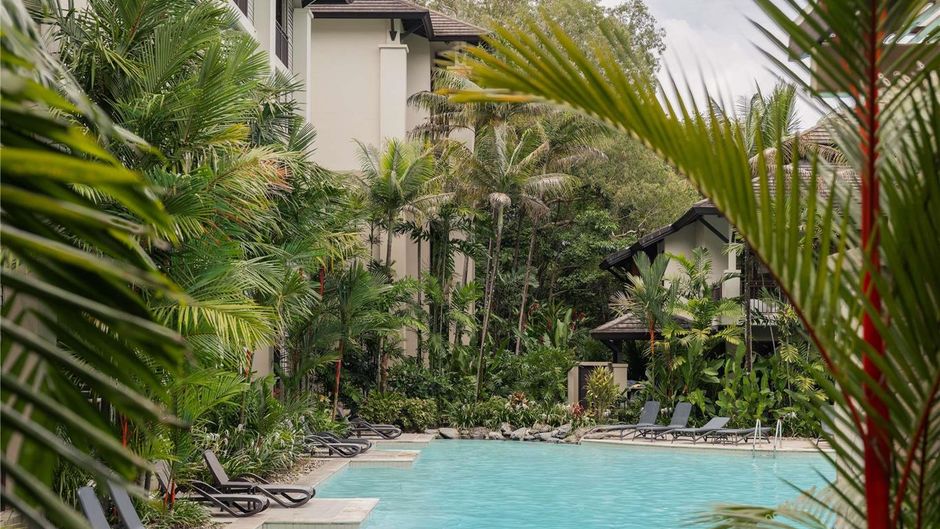 Pullman Palm Cove Sea Temple Resort/Spa Exterior