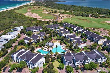 Pullman Magenta Shores Resort