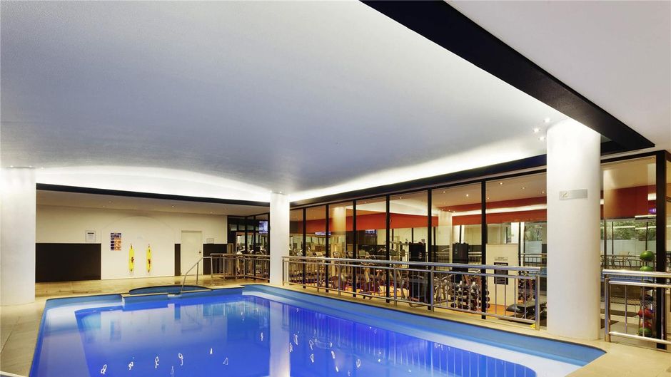 Mercure Melbourne Albert Park Pool