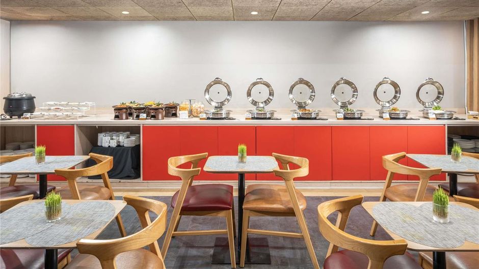 Ibis Gading Serpong Restaurant