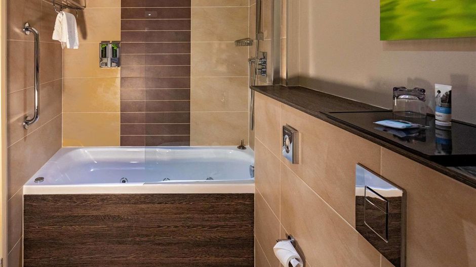 Mercure Milton Keynes Abbey Hill Room