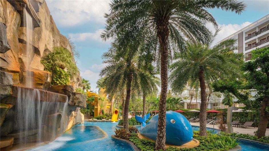 Mercure Pattaya Ocean Resort Exterior
