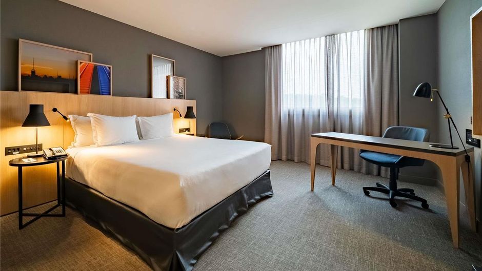 Pullman SP Guarulhos Airport Hotel Room