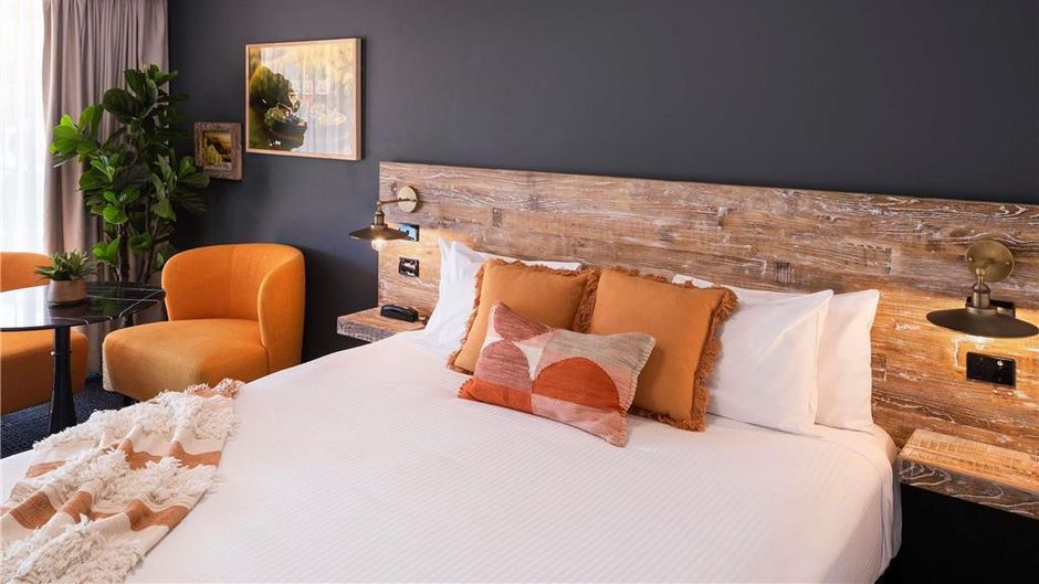 Ibis Styles Orange Room