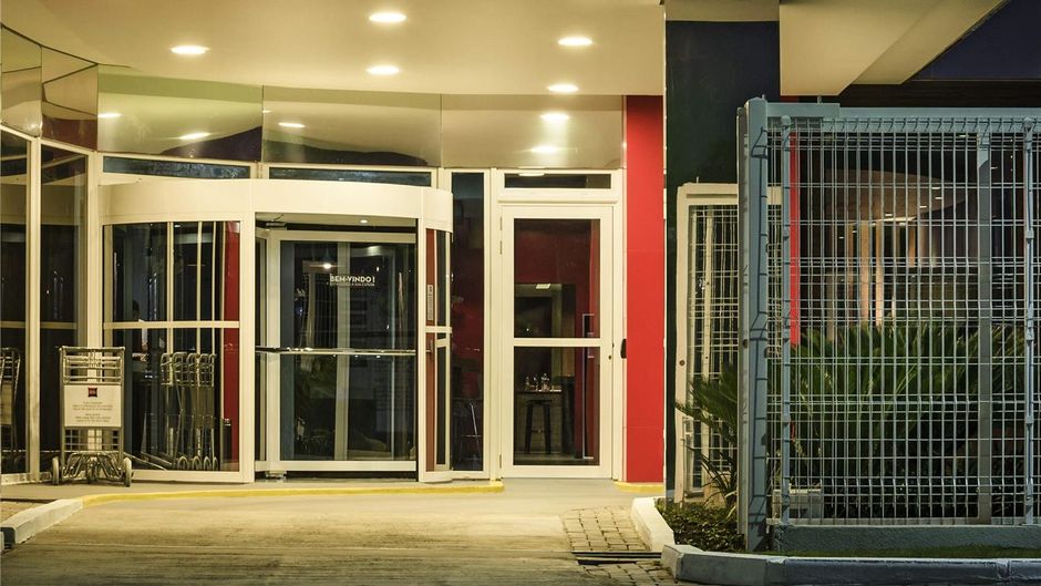 Ibis Porto Alegre Assis Brasil Exterior