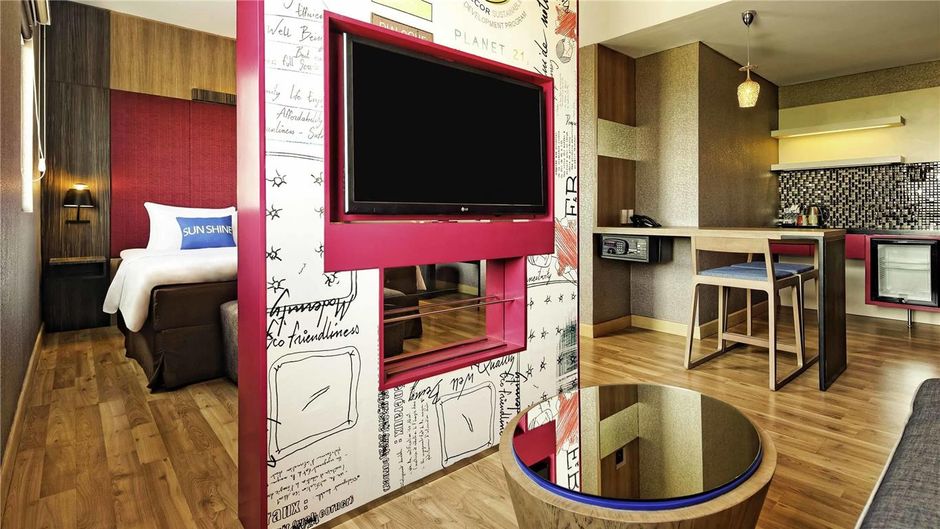 Ibis Padang Room
