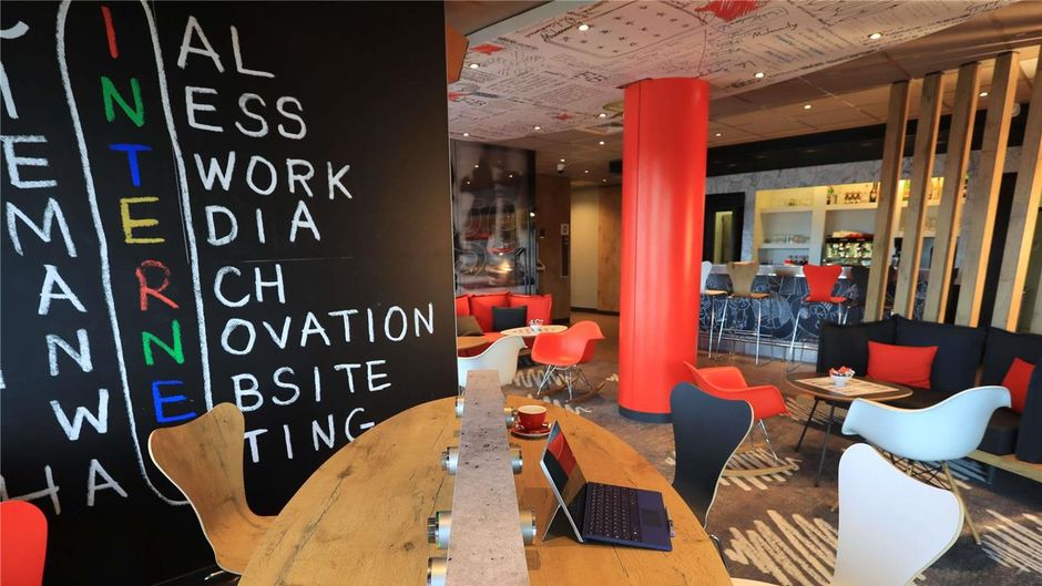 Ibis Aurillac Exterior
