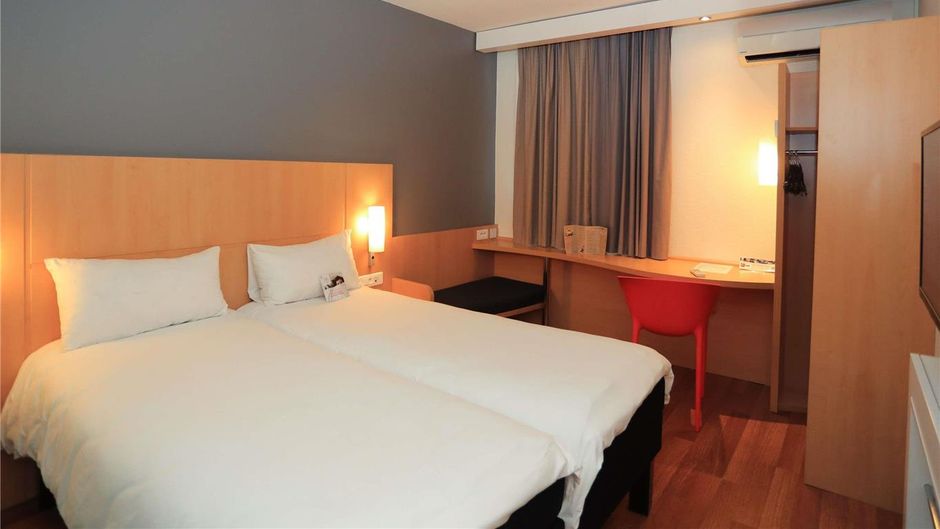 Ibis Aurillac Room