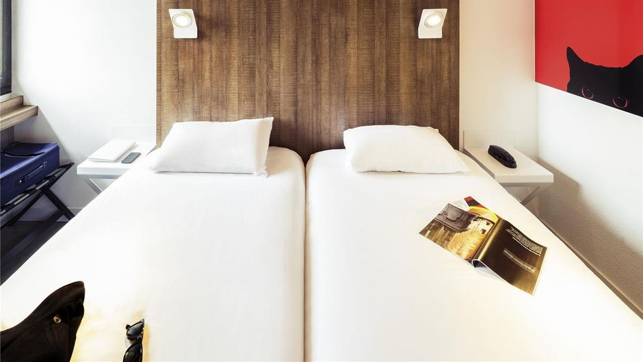 Ibis Styles Niort Poitou Charentes Room