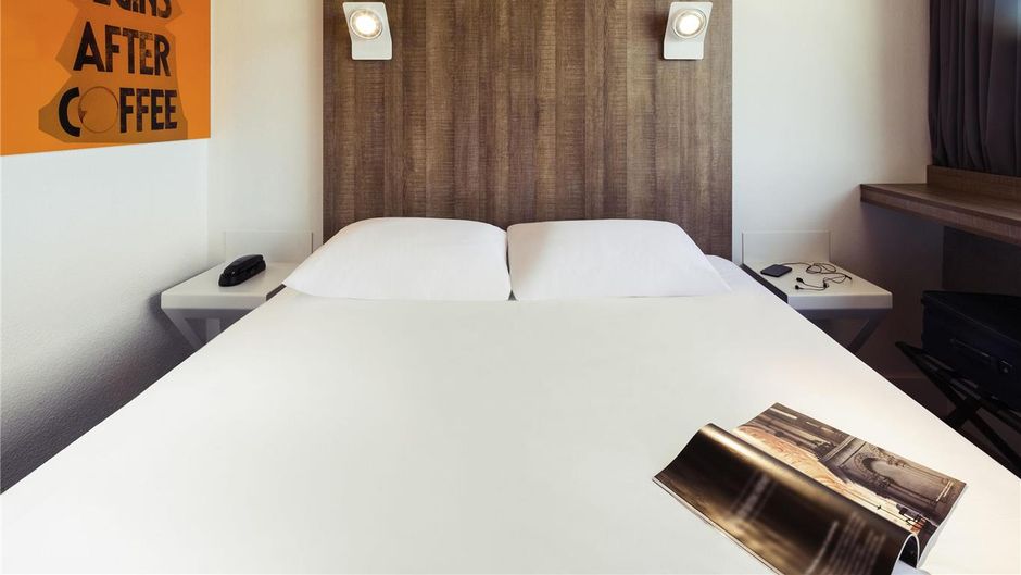 Ibis Styles Niort Poitou Charentes Room
