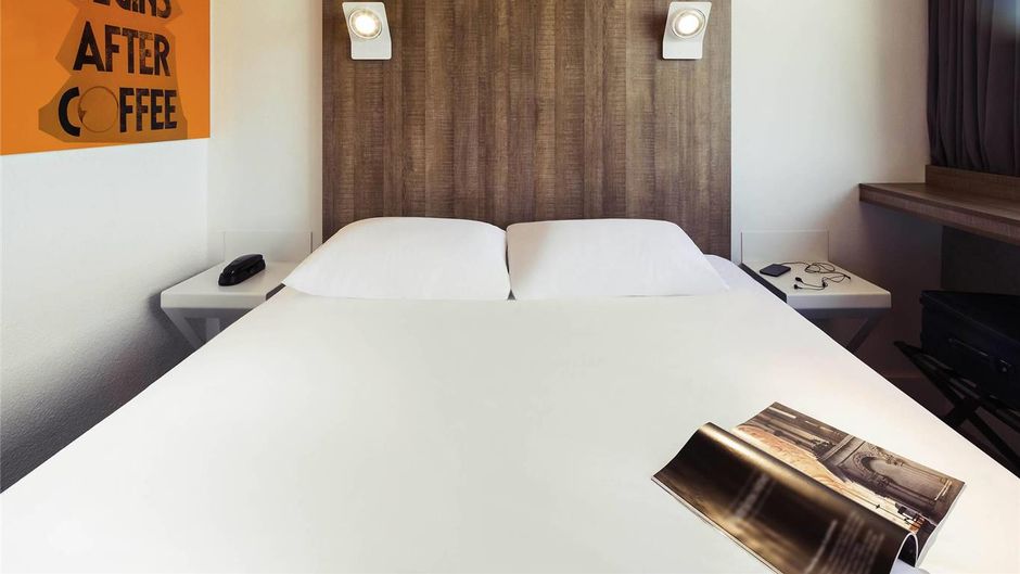 Ibis Styles Niort Poitou Charentes Room