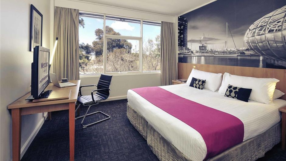 Mercure North Melbourne Room