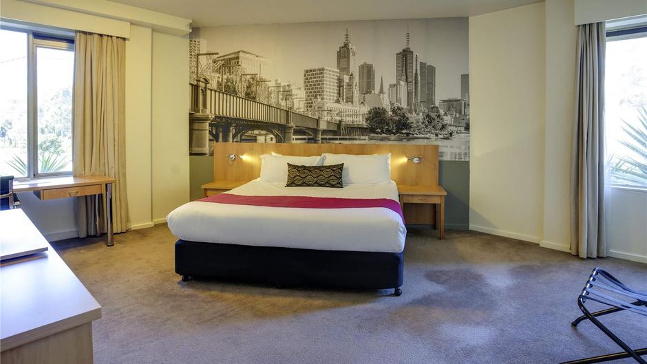Mercure North Melbourne Suite