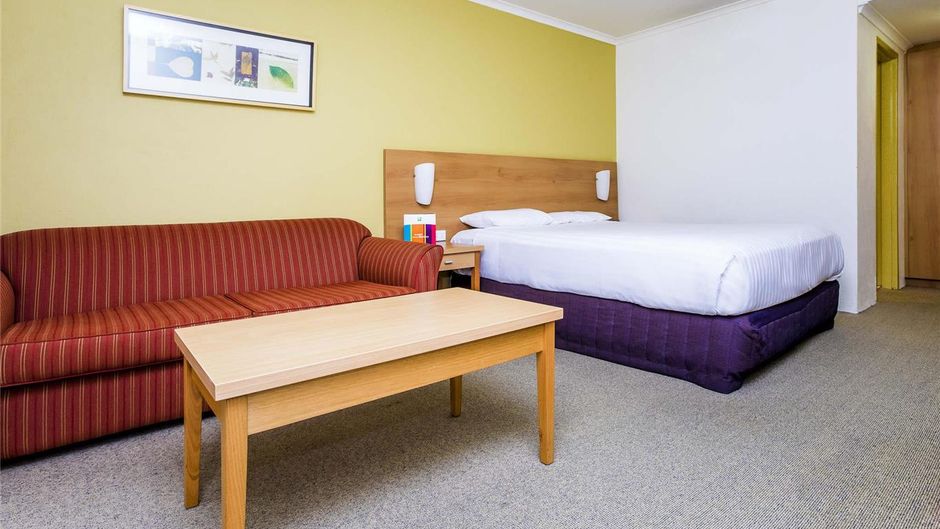 Ibis Styles Eagle Hawk Canberra Resort Room