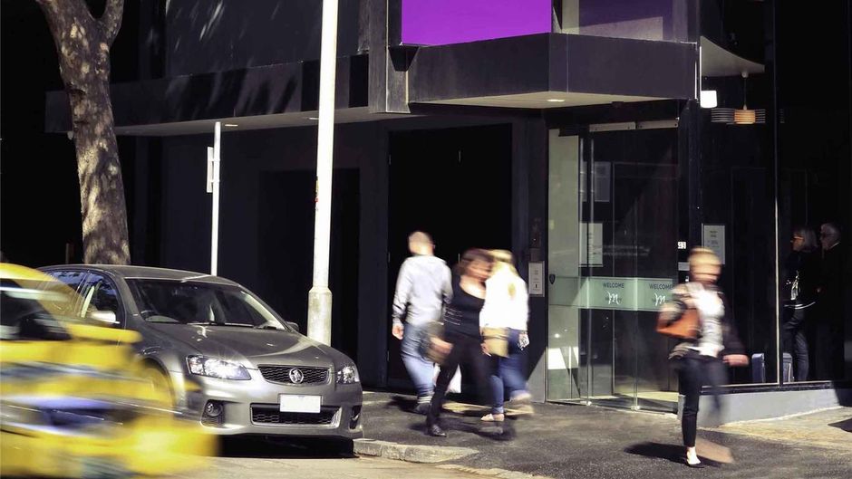 Mercure Melbourne Therry St Exterior