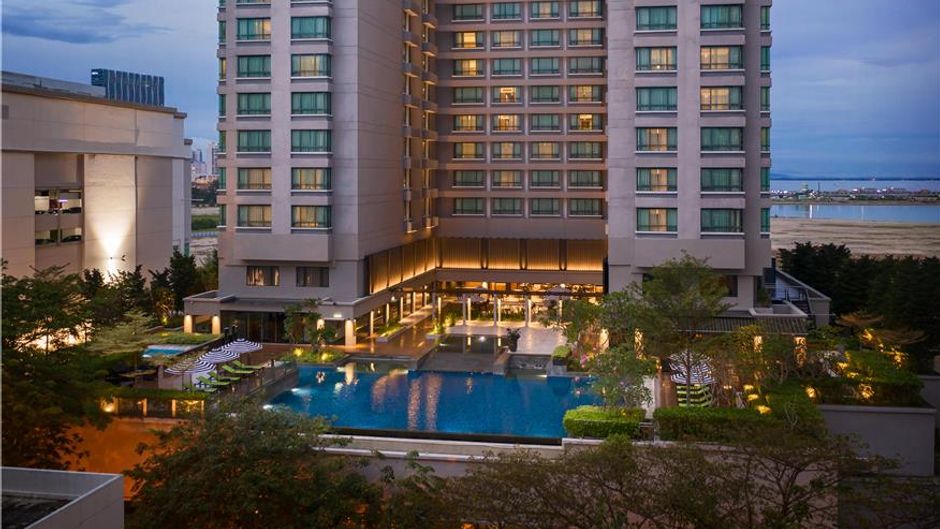 G Hotel Gurney Exterior