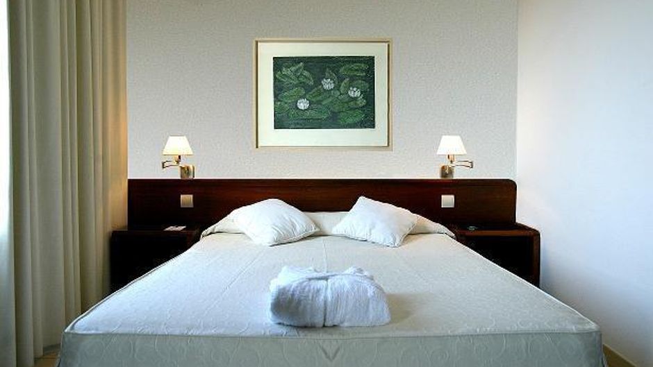 Atenea Park Suites Apartments Room