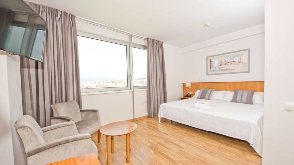 Aparthotel Atenea Valles Room