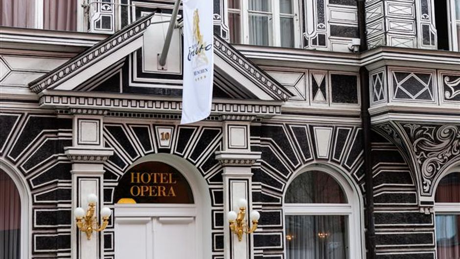 Hotel Opera Exterior