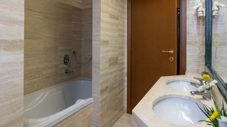Alga Hotel Room