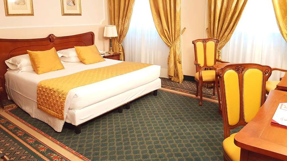 Berchielli Hotel Room