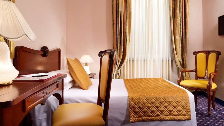 Berchielli Hotel Room