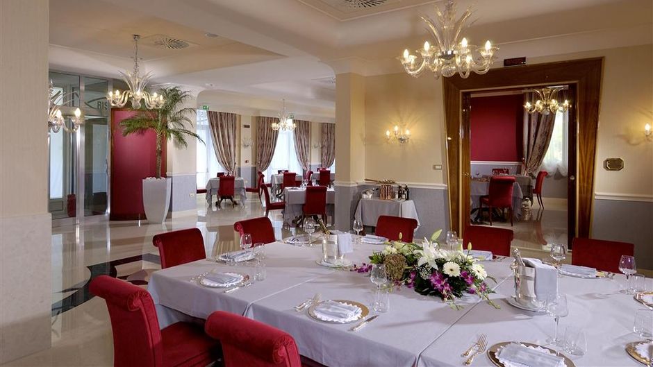 ZanHotel & Meeting Centergross Restaurant