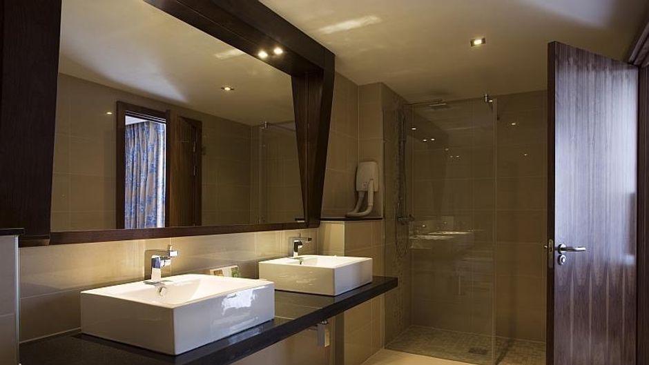 Ashling Hotel Room