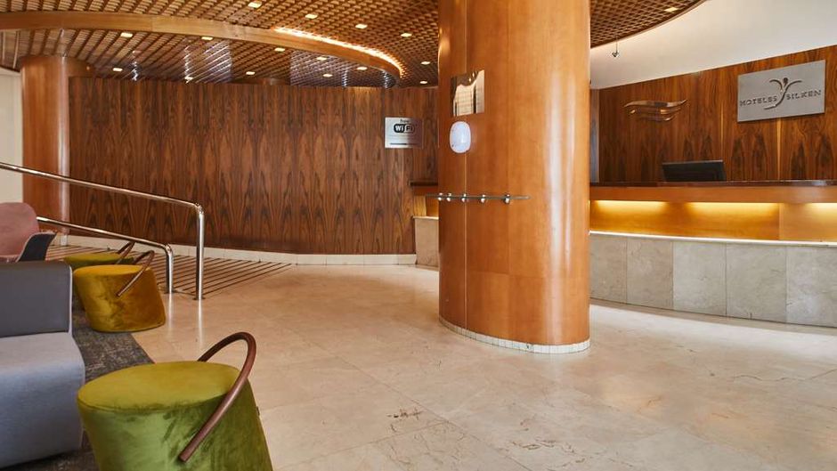 Silken Luis de Leon Lobby