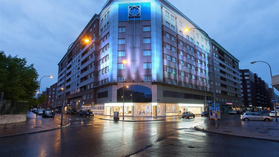 Silken Luis de Leon Exterior