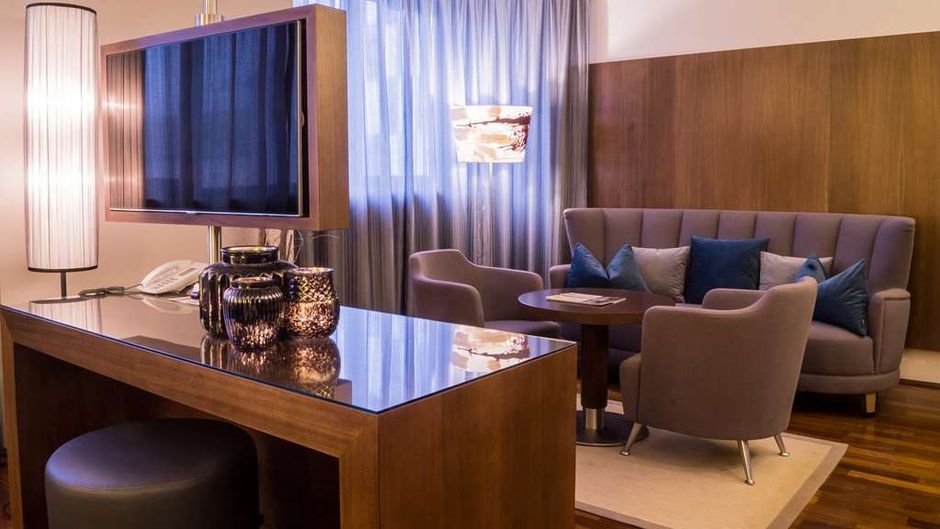The Penz Hotel Suite
