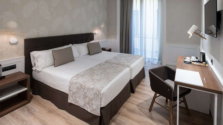 Catalonia Puerta del Sol Room