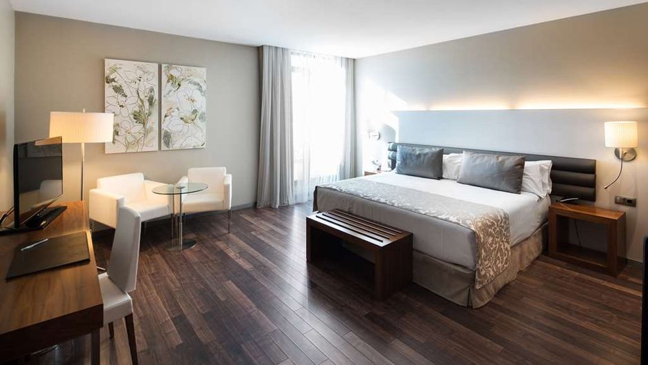 Catalonia Ramblas Hotel Suite