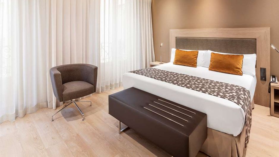 Catalonia Plaza Mayor Room