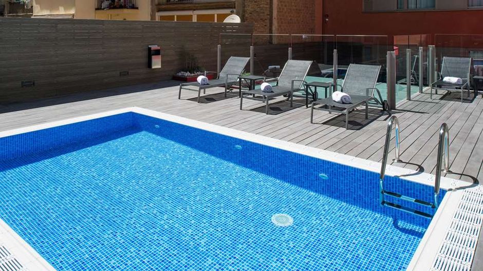 Catalonia Sagrada Familia Hotel Pool