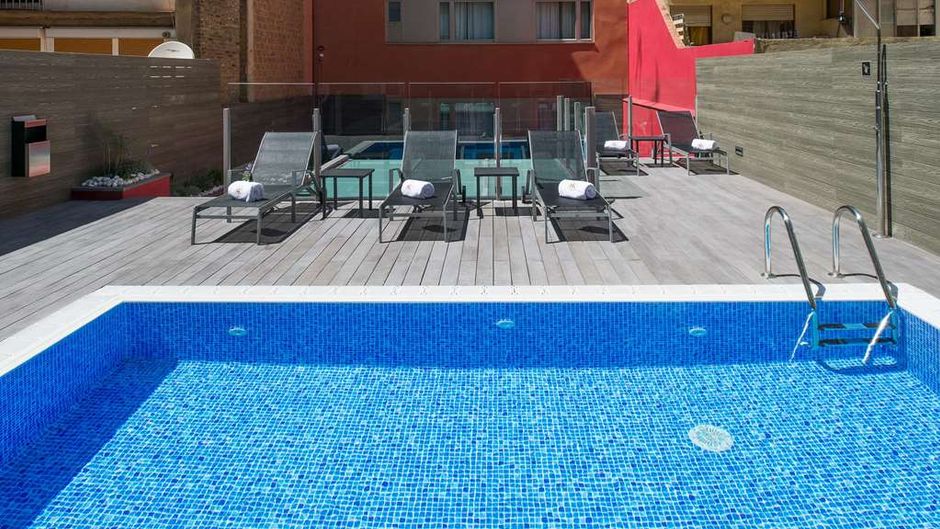Catalonia Sagrada Familia Hotel Pool