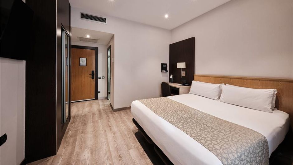 Catalonia Sagrada Familia Hotel Room