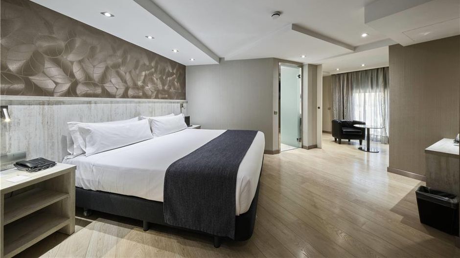 Catalonia Sagrada Familia Hotel Suite