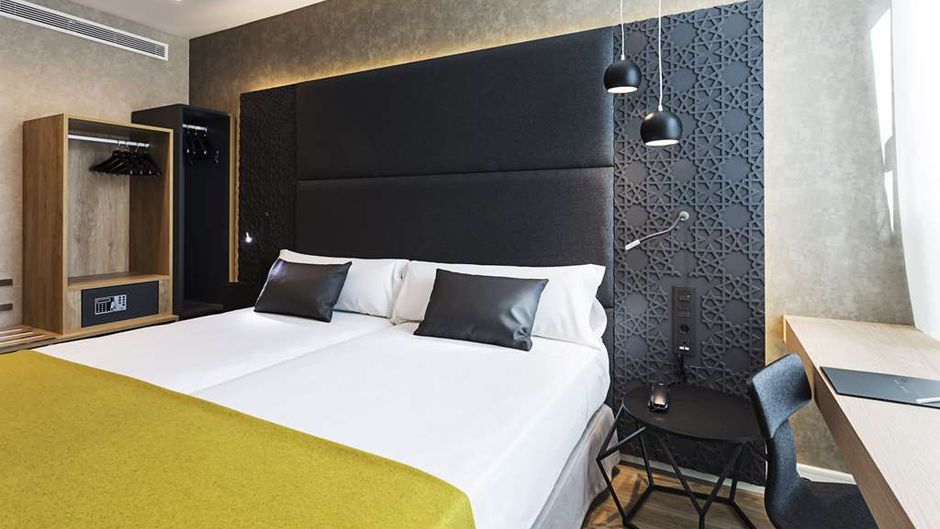 Catalonia Giralda Hotel Room