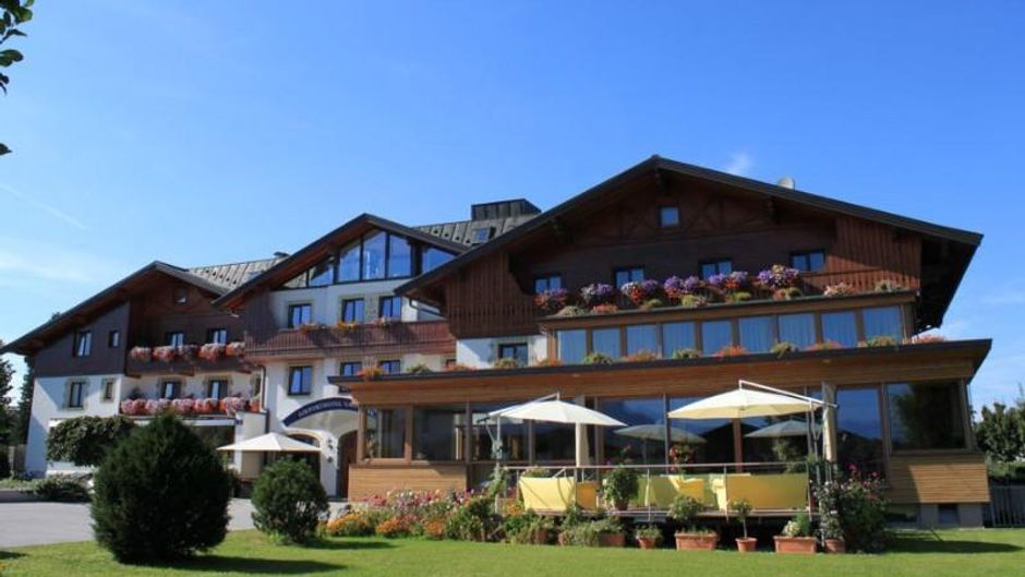 AirportHotel Salzburg Exterior