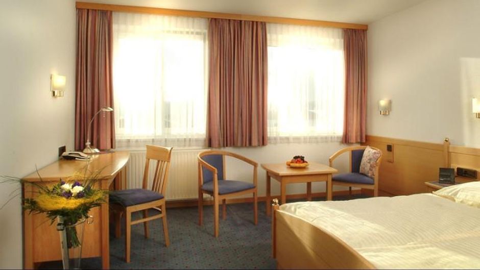 AirportHotel Salzburg Room